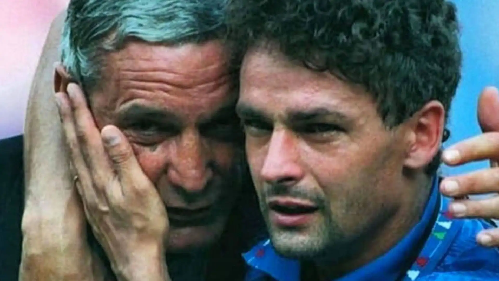 L'abbraccio con Gigi Riva