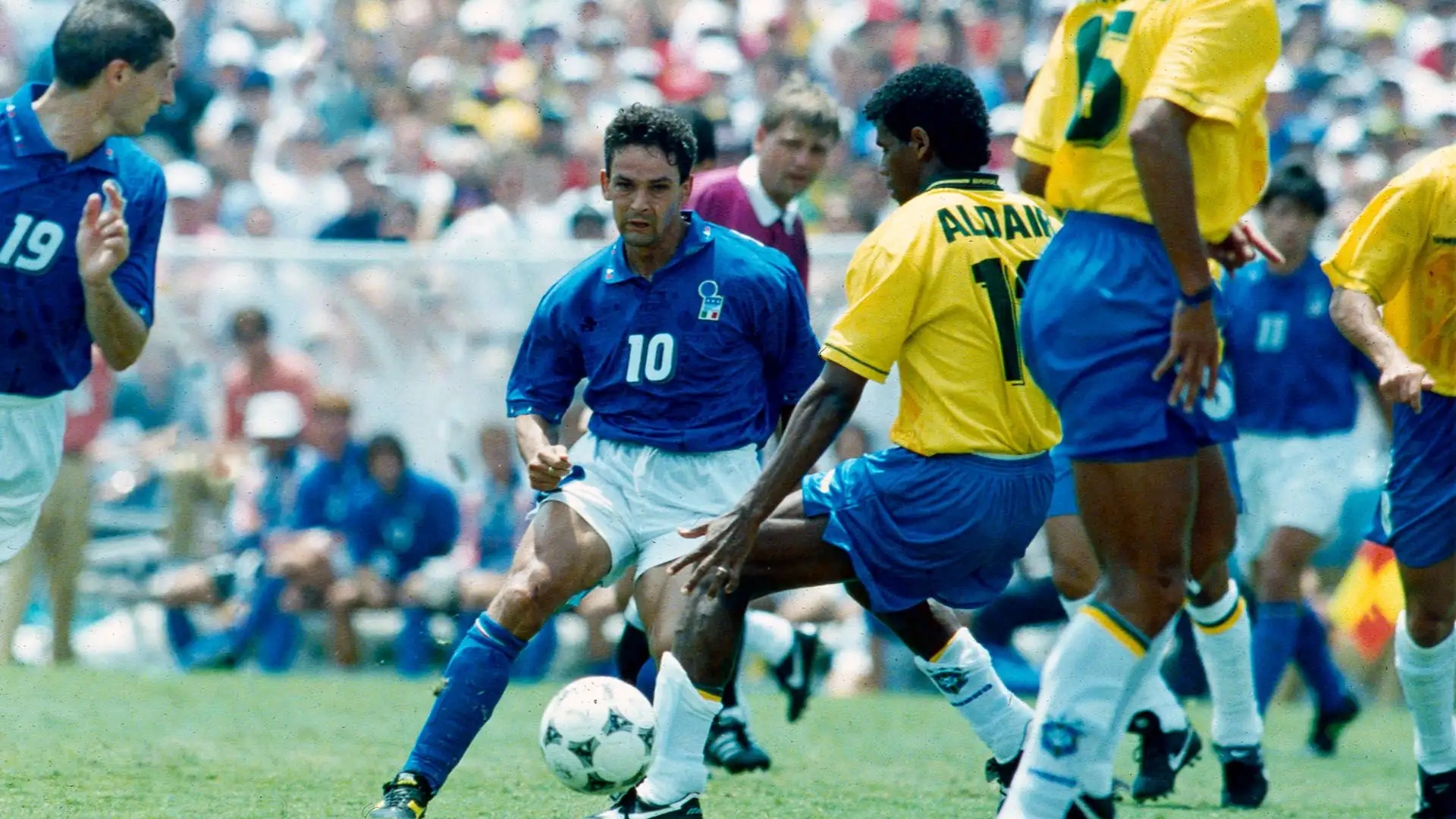 Baggio guidò gli Azzurri fino alla finale mondiale con le sue magie, ma non riuscì a ripetersi contro i verdeoro