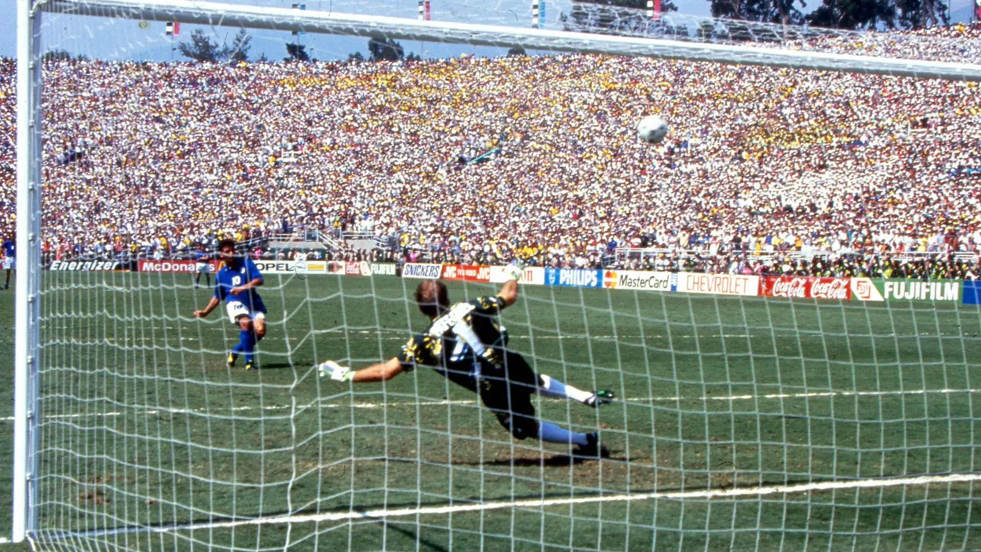 Iconico il rigore calciato alle stelle da Roberto Baggio