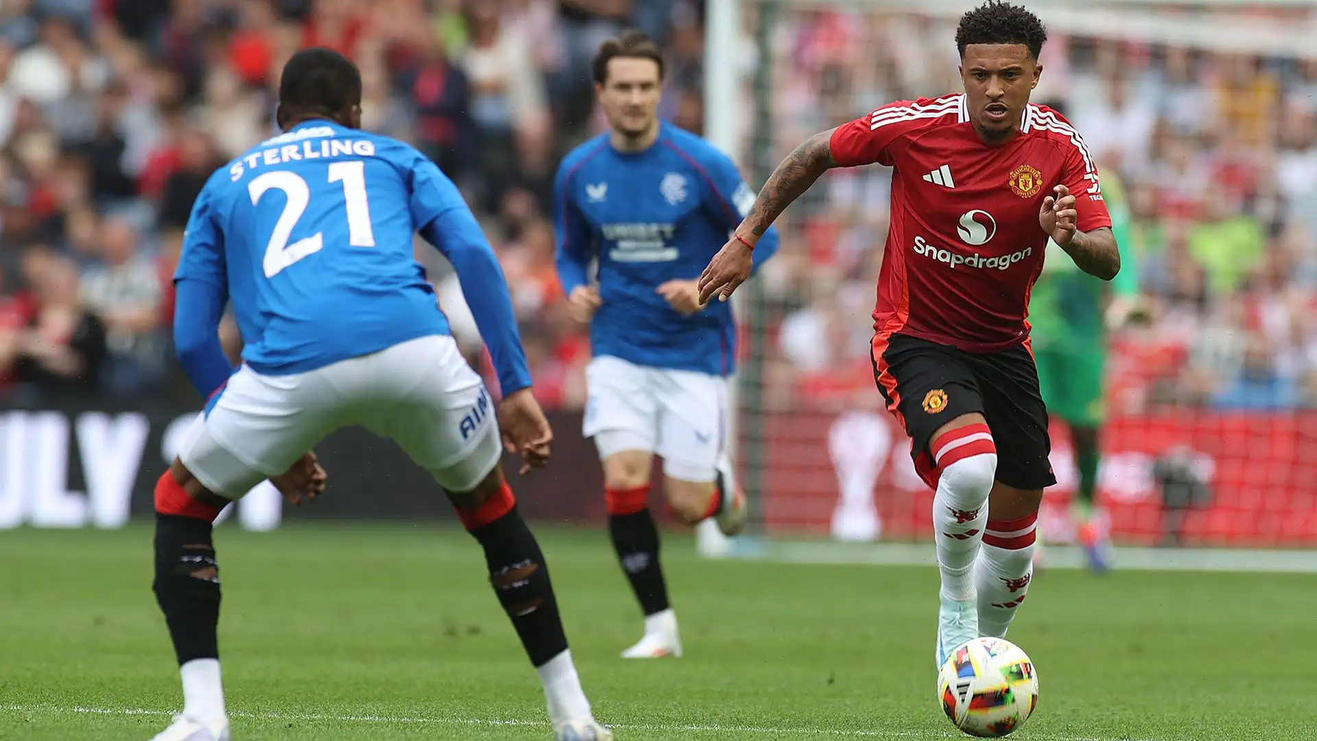 L'inglese può arrivare in prestito con diritto di riscatto, ma il Manchester United dovrà pagare una parte del ricco stipendio. Lui ha già detto sì
