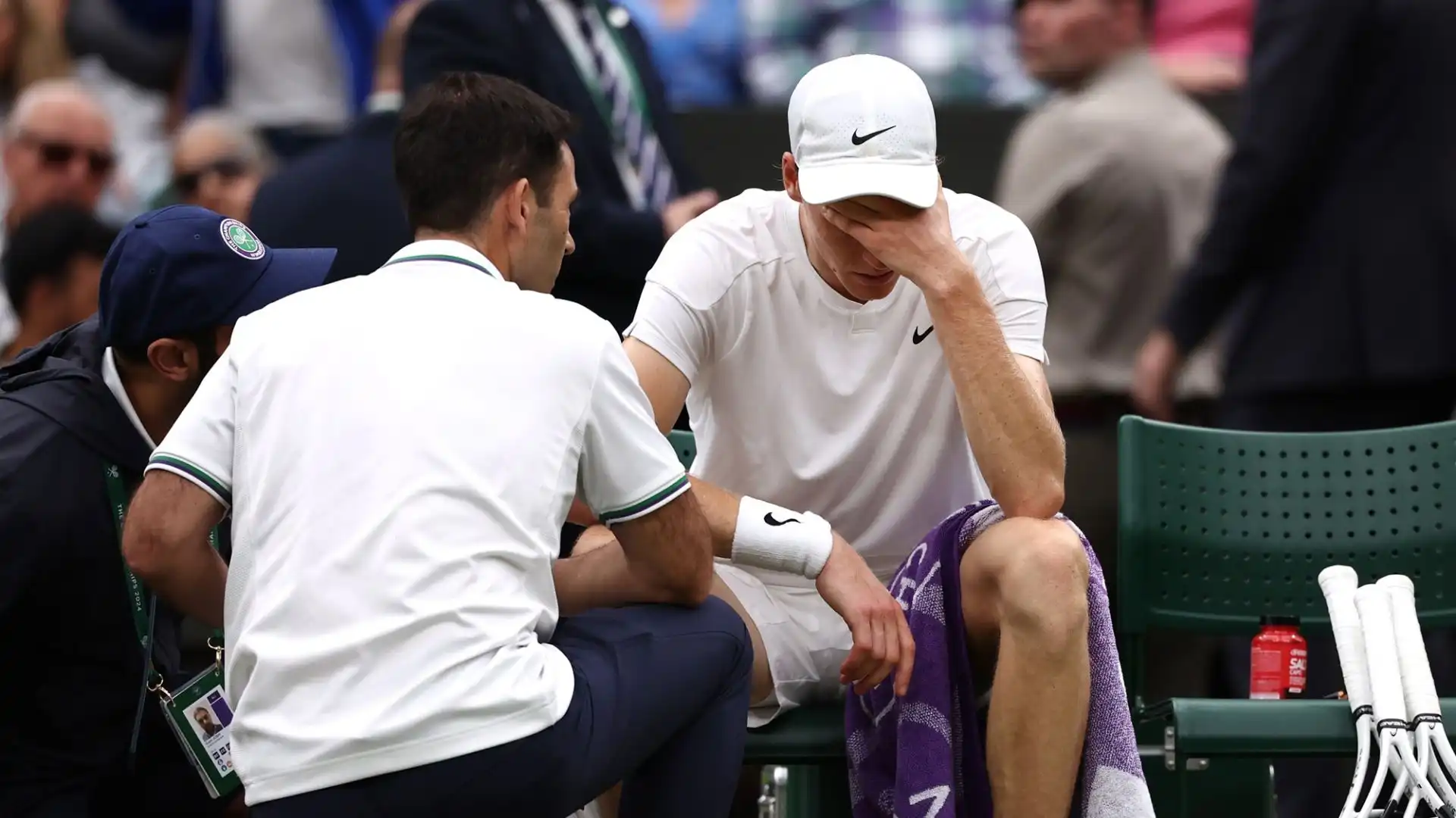 Malessere per Jannik Sinner a Wimbledon