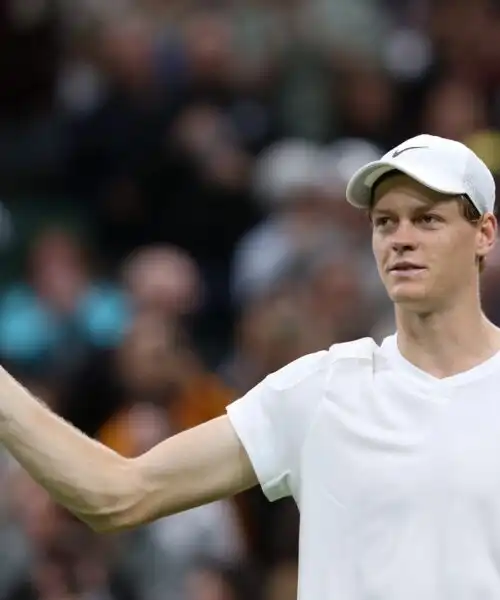 Wimbledon, Jannik Sinner rende onore a Matteo Berrettini