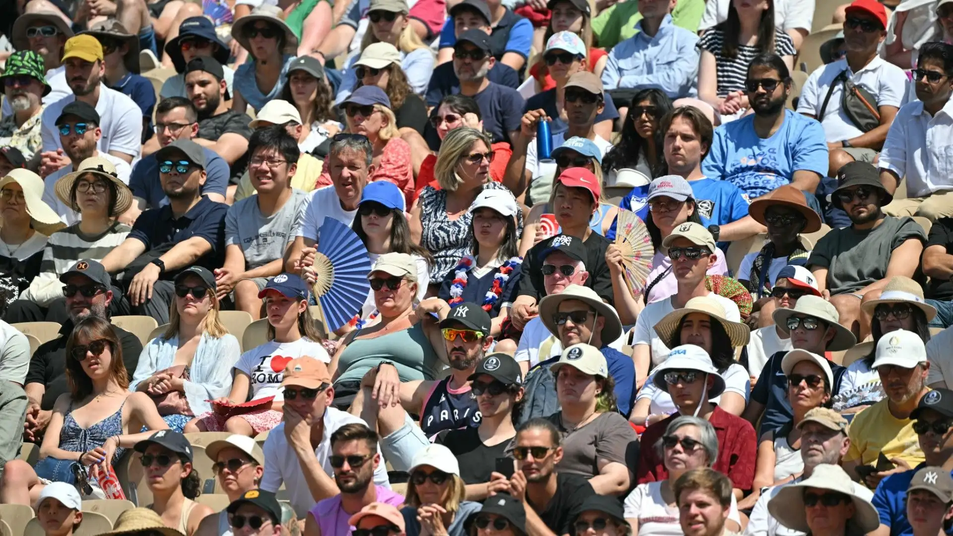 Tantissimi, nonostante il caldo, i tifosi presenti ad assistere il match