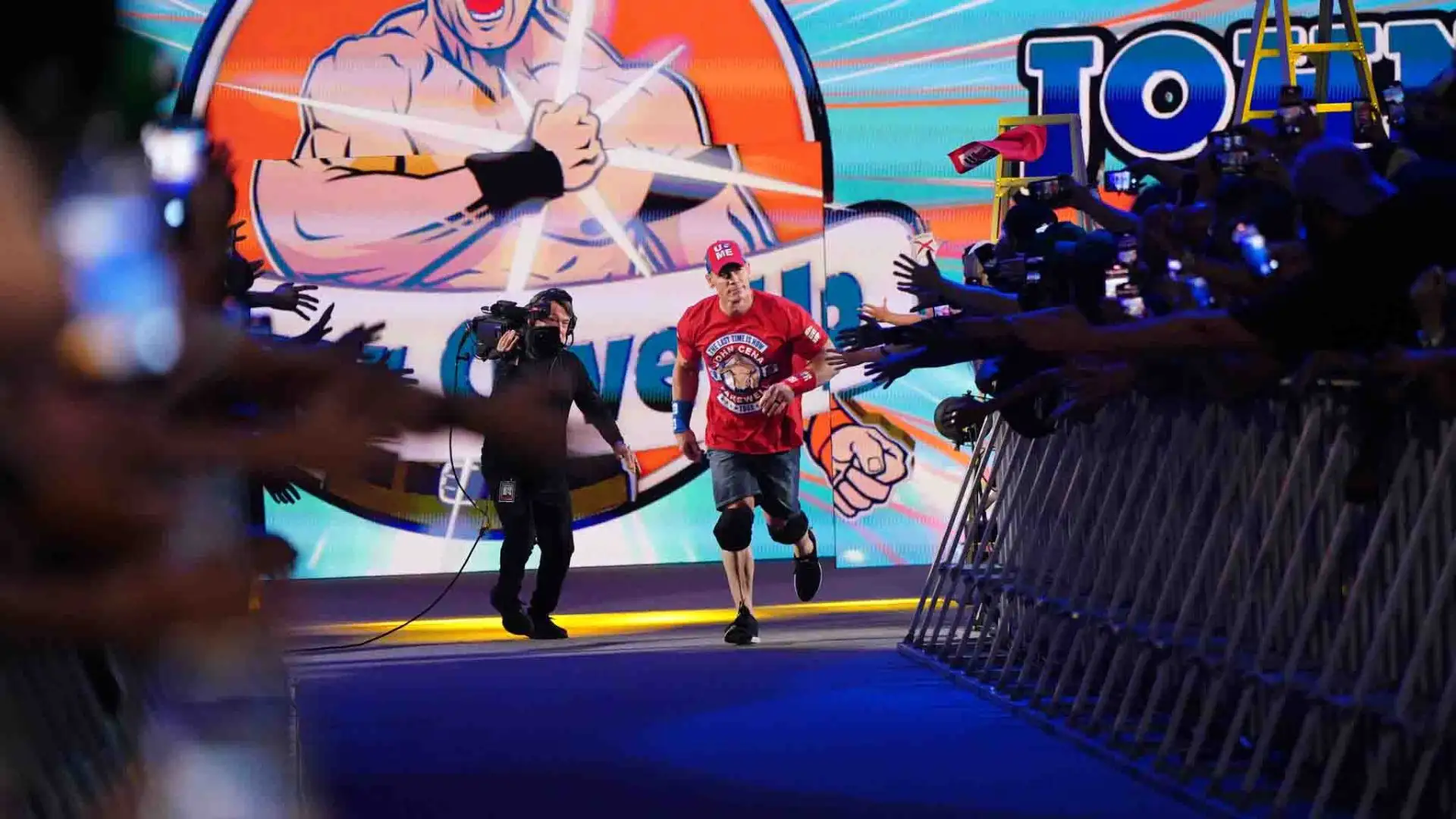Il 16 volte campione del mondo, John Cena, si è presentato sul ring.

