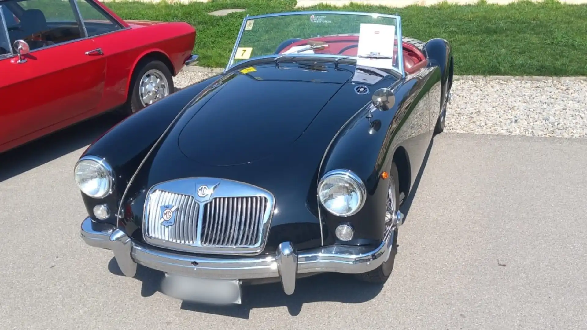 MG A, una splendida auto sportiva britannica. Le immagini
