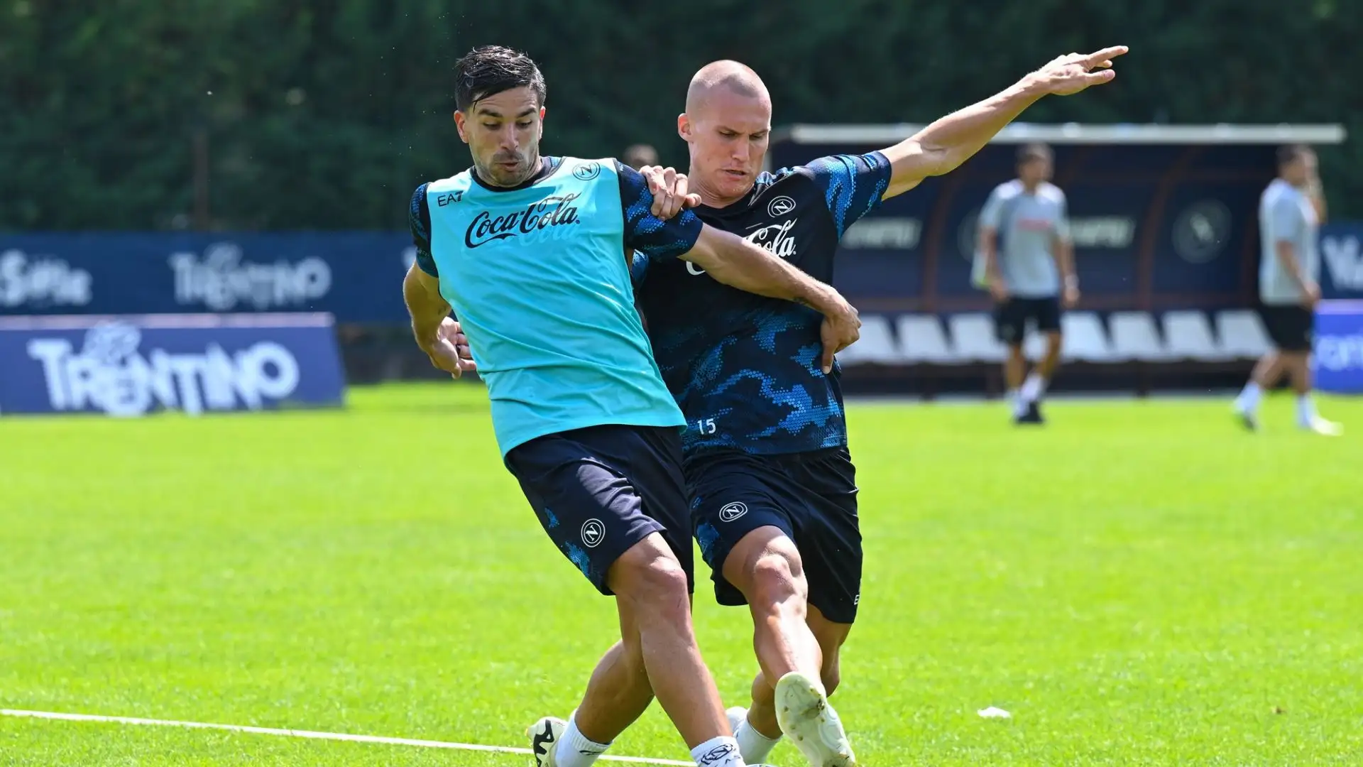 L'attacco è in sovrannumero e potrebbe partire Giovanni Simeone, che interessa a Lazio e Fiorentina