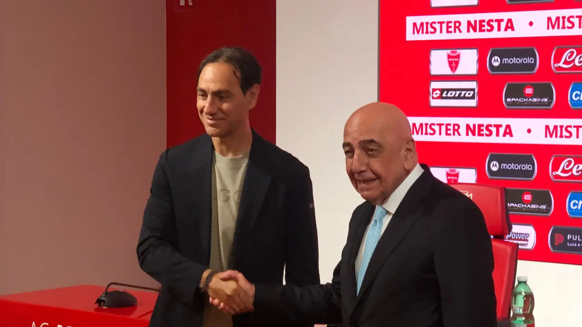 Nesta apprezza i giocatori d'attacco pur essendo stato un grandissimo difensore.