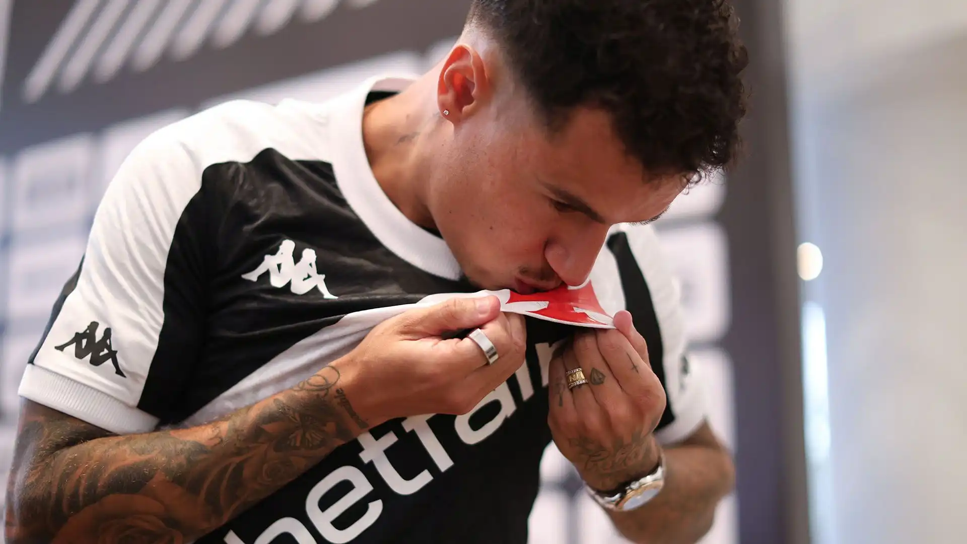 In Europa ha giocato in importantissimi club, ma non è riuscito a esplodere
