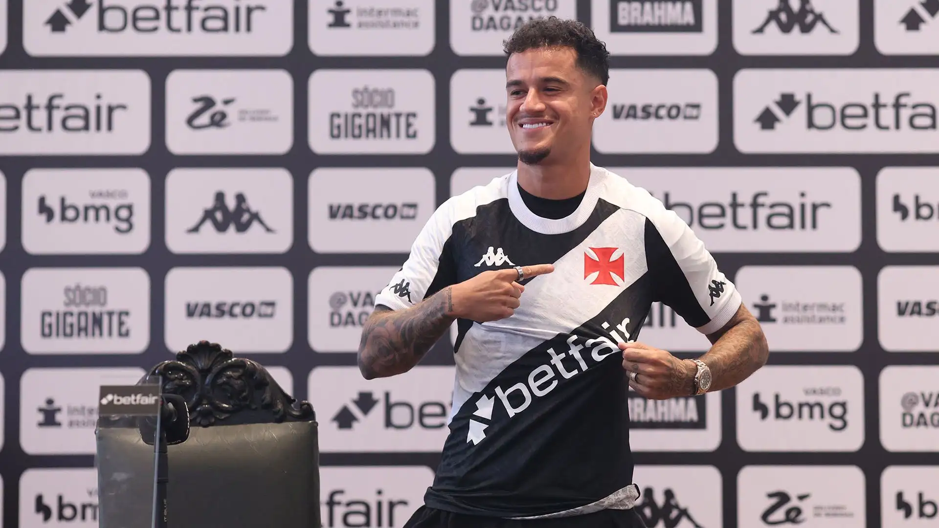 Ora, Philippe Coutinho torna al passato per cercare di rilanciarsi
