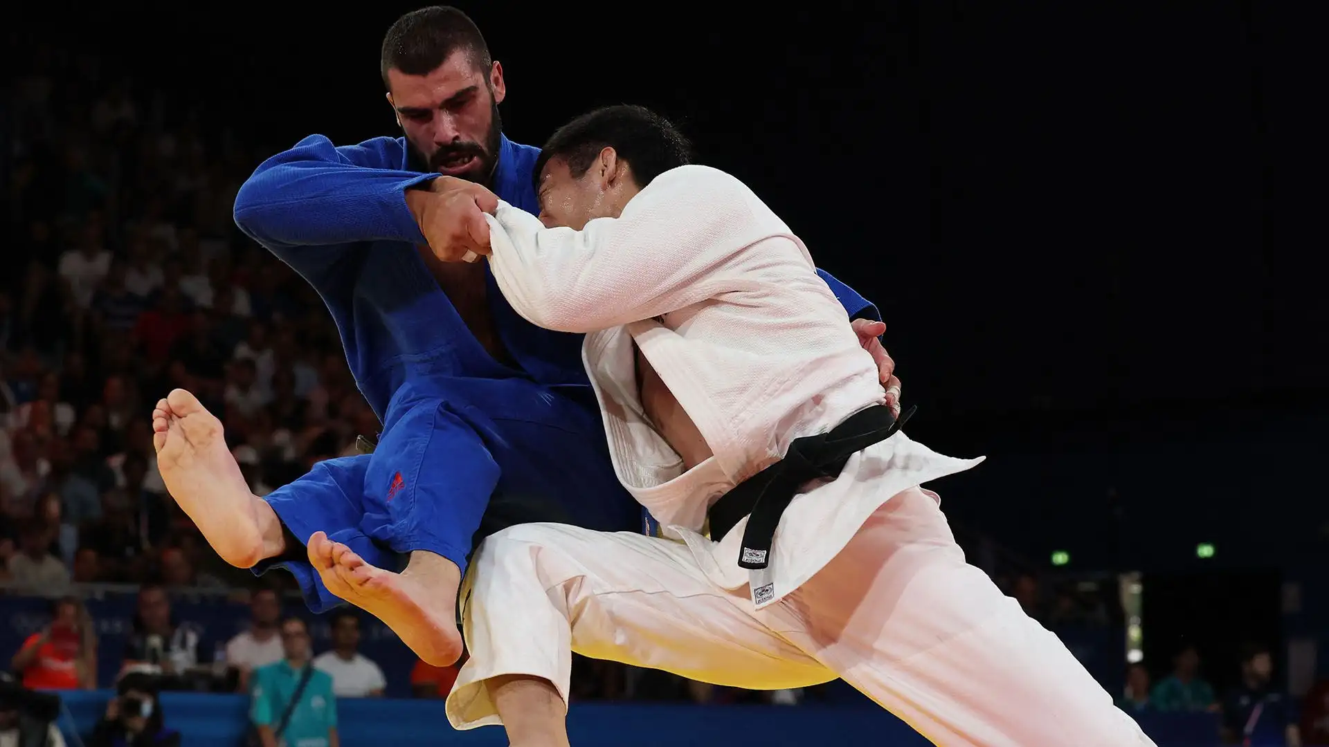 Il judoka giapponese ha vinto il suo secondo oro olimpico consecutivo