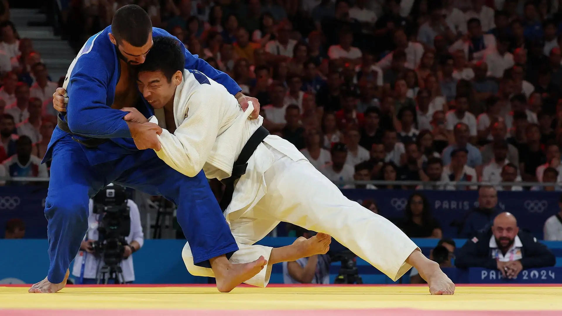 E' già la terza medaglia d'oro per il Giappone a Parigi