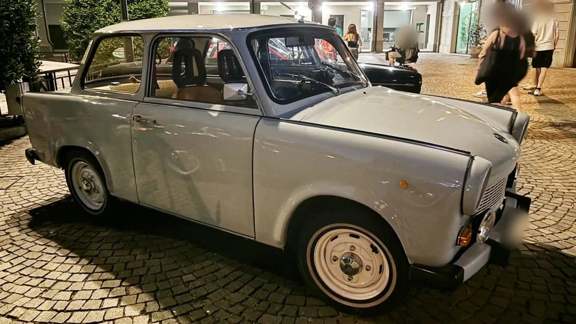 Difficile trovare un'auto più iconica della Trabant 601 