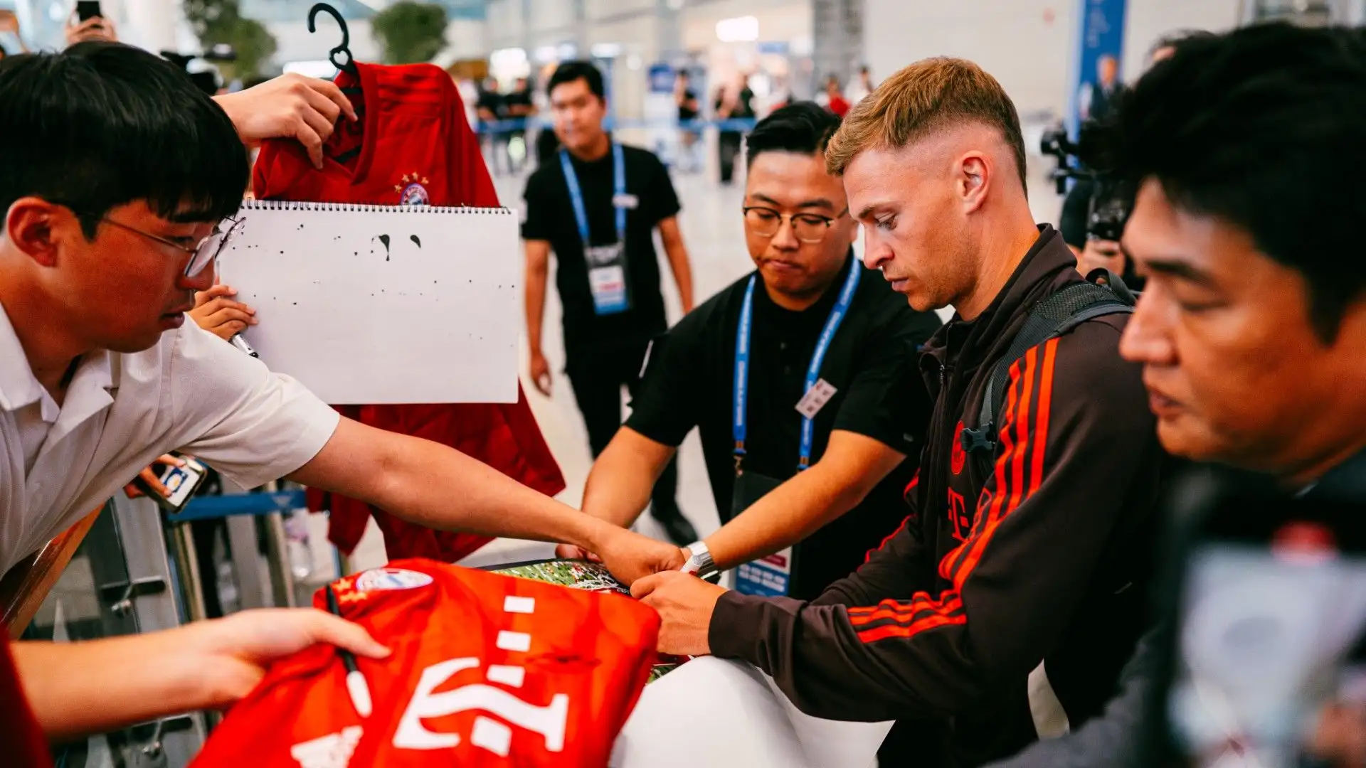 Joshua Kimmich è stato tra i più acclamati dalla folla
