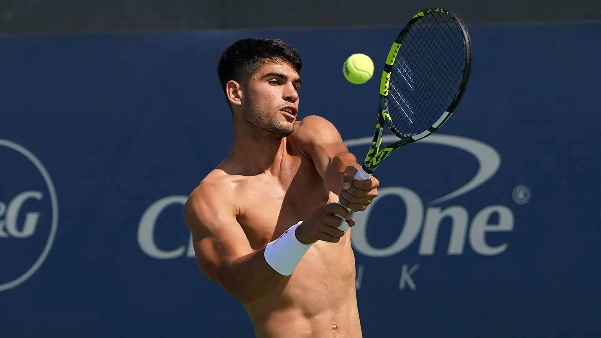Ha conquistato la medaglia d'argento perdendo la finale contro Djokovic
