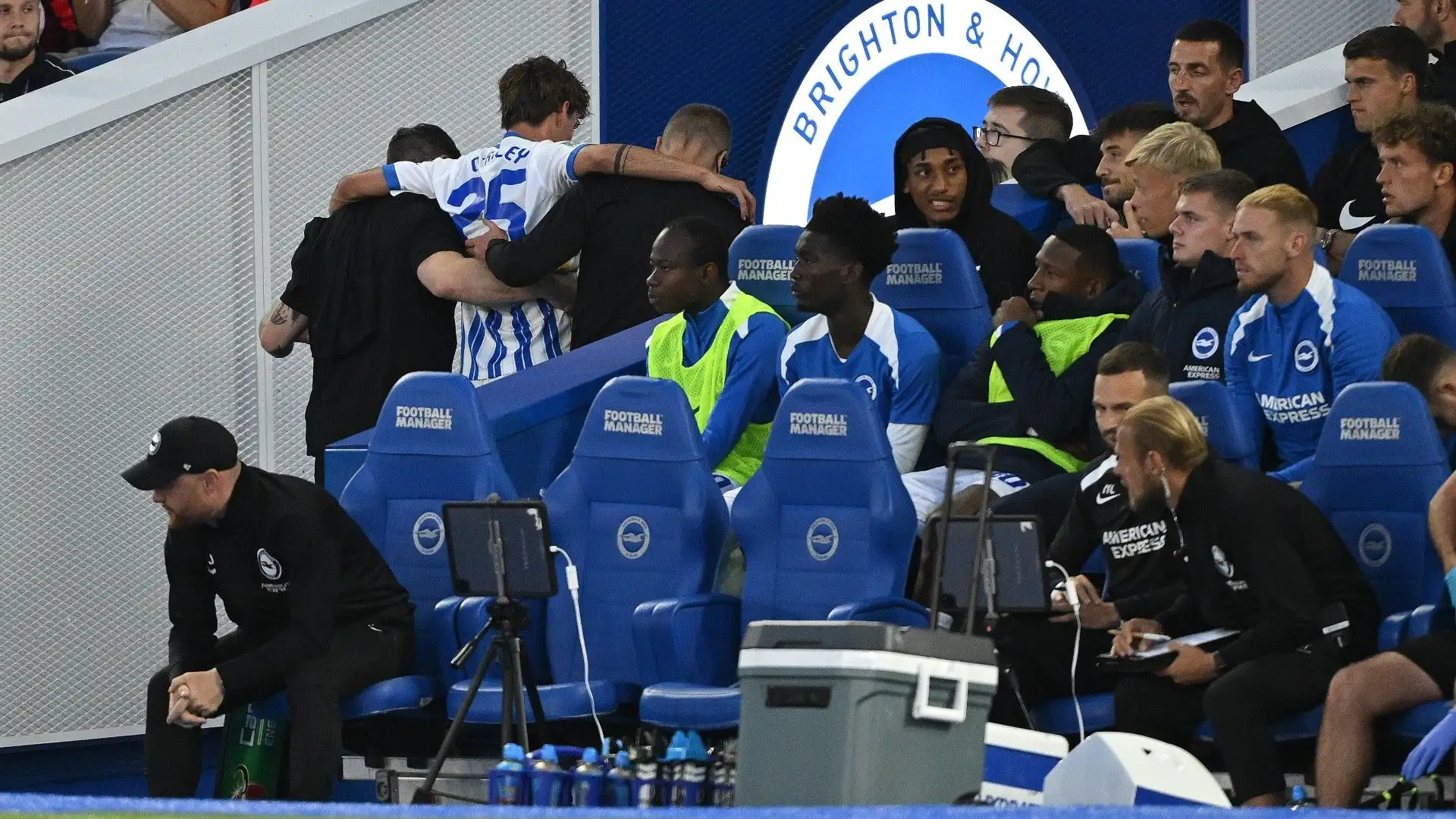 "Non riusciva ad appoggiare la caviglia quando è uscito" ha detto l'allenatore del Brighton Hürzeler
