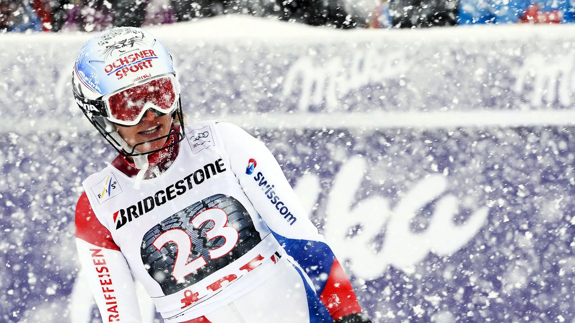 Alle olimpiadi di Pyeongchang 2018 ha vinto la medaglia d'oro con la squadra svizzera

