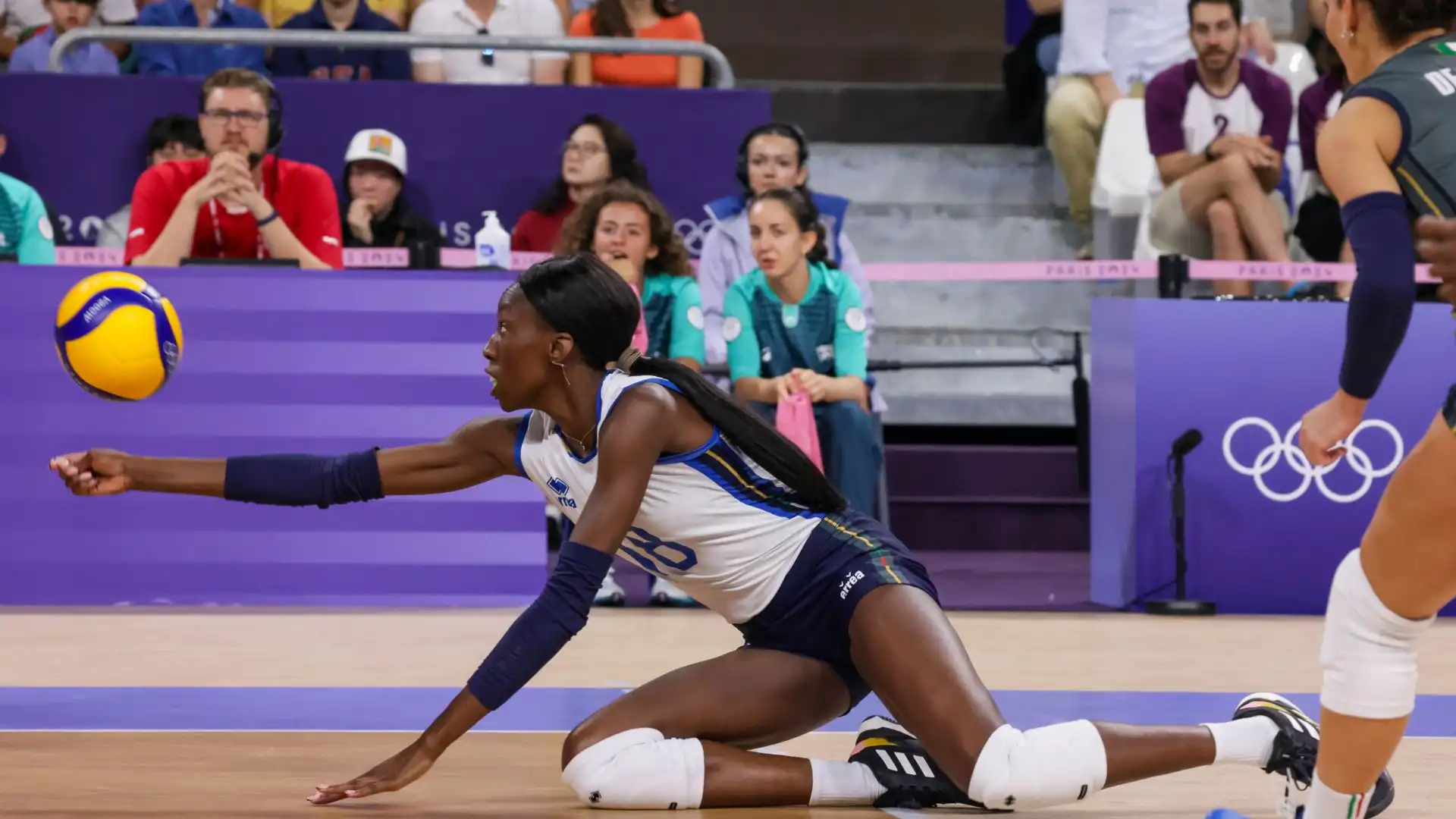 Paola Egonu è rimasta a guardare nella seconda giornata delle Olimpiadi.