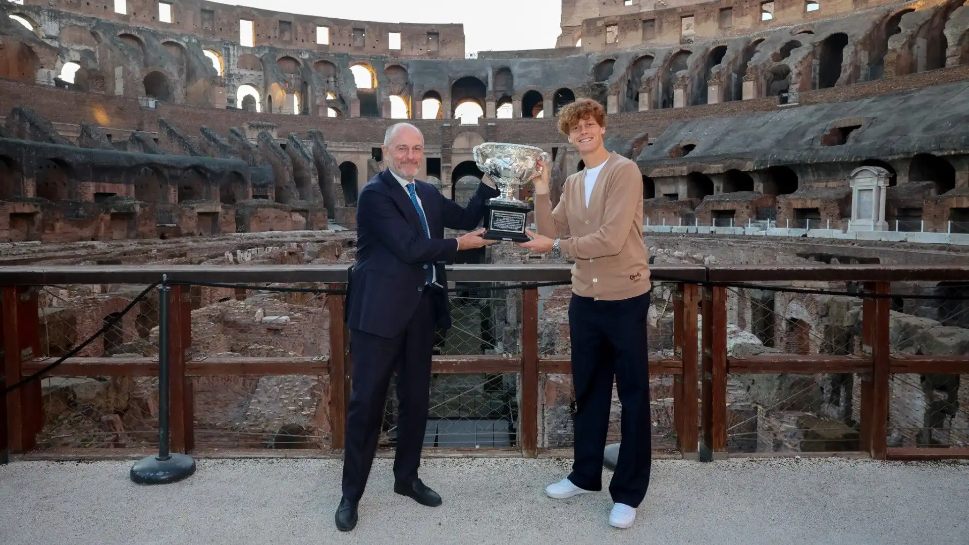 "E poi la discesa a rete, lo smash, qualche variazione in più da fondocampo come i cambi di altezza o colpi più stretti".