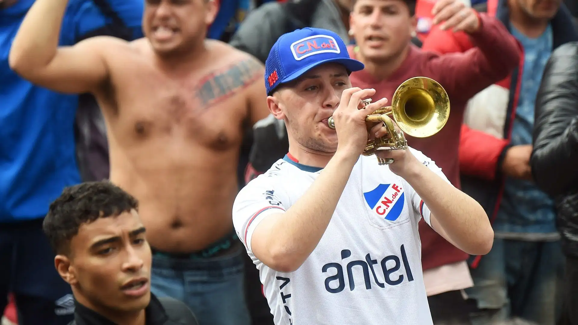 I fan hanno intonato cori in memoria del campione
