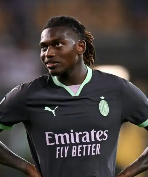 Leao furioso: le foto del gesto contro alcuni tifosi del Milan