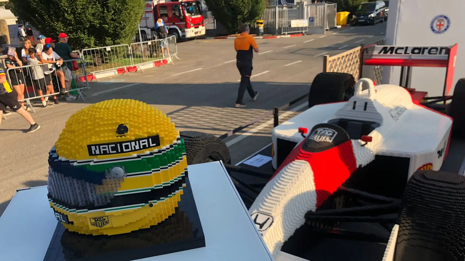Saranno esposti anche 29 modellini di auto da gara in mattoncini realizzati dagli AFOL (Adults Fan of LEGO) Luca Rusconi, che li ha progettati, e Francesco Frangioja, che li ha costruiti. 
