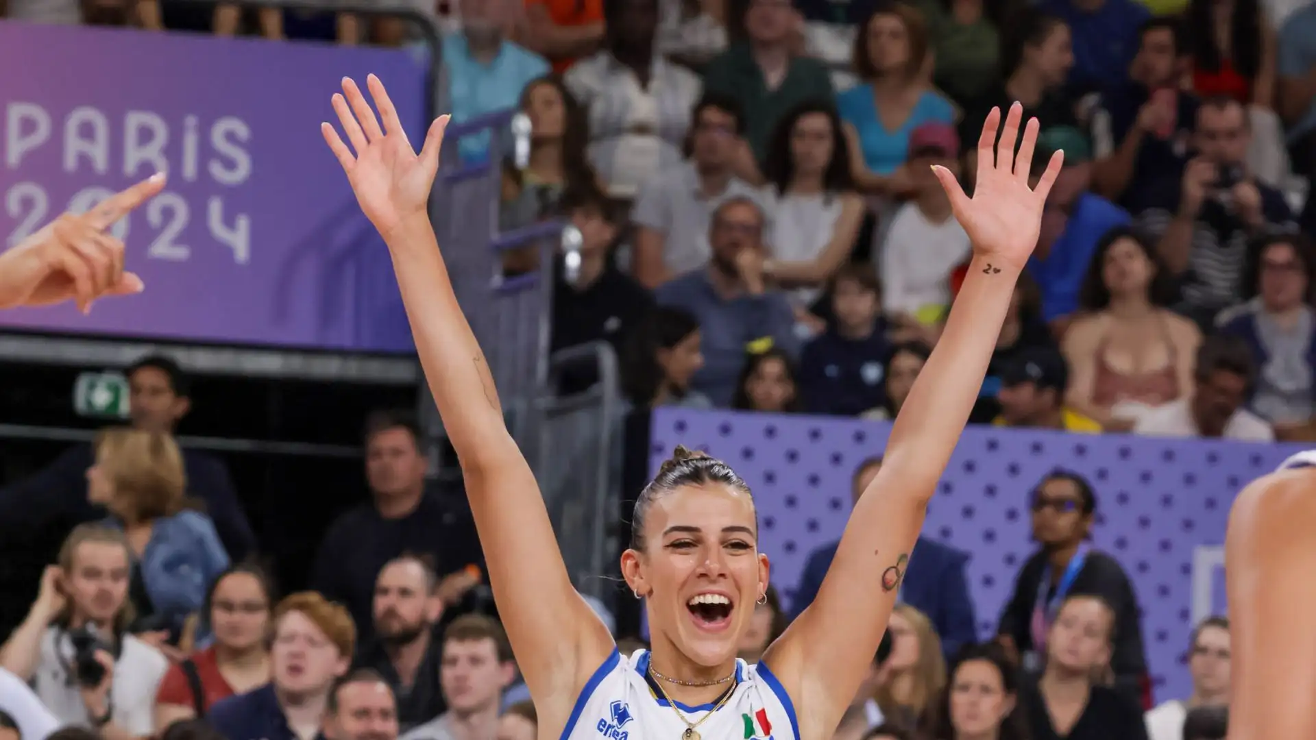 A livello olimpico l’unica sfida tra le due squadre si è disputata nel 2016 a Rio de Janeiro: 3-0 in favore delle olandesi. 