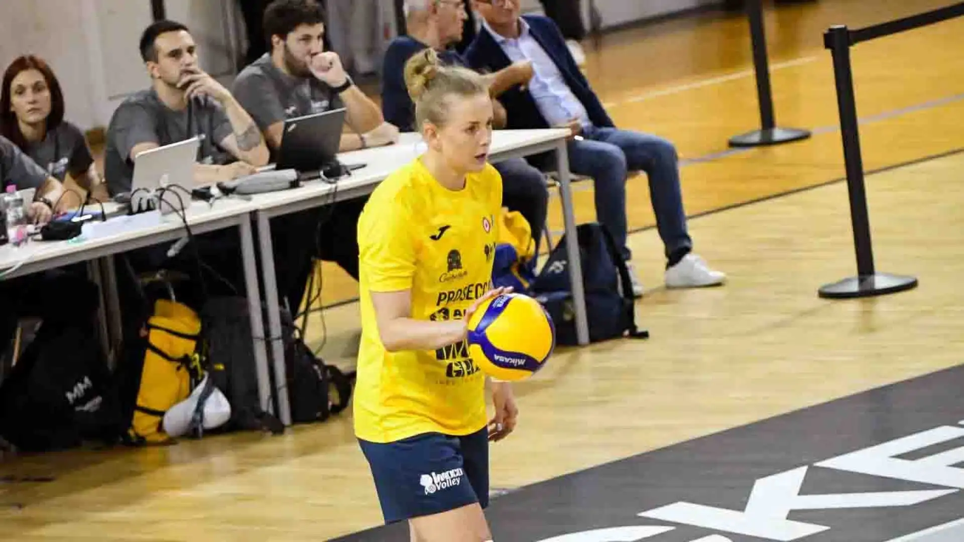 "D’altronde mi sembra che i loro risultati lo stiano dimostrando e se non fosse sufficiente basta perdere qualche minuto e contare quanti trofei totali hanno vinto le giocatrici che ne compongono il roster".