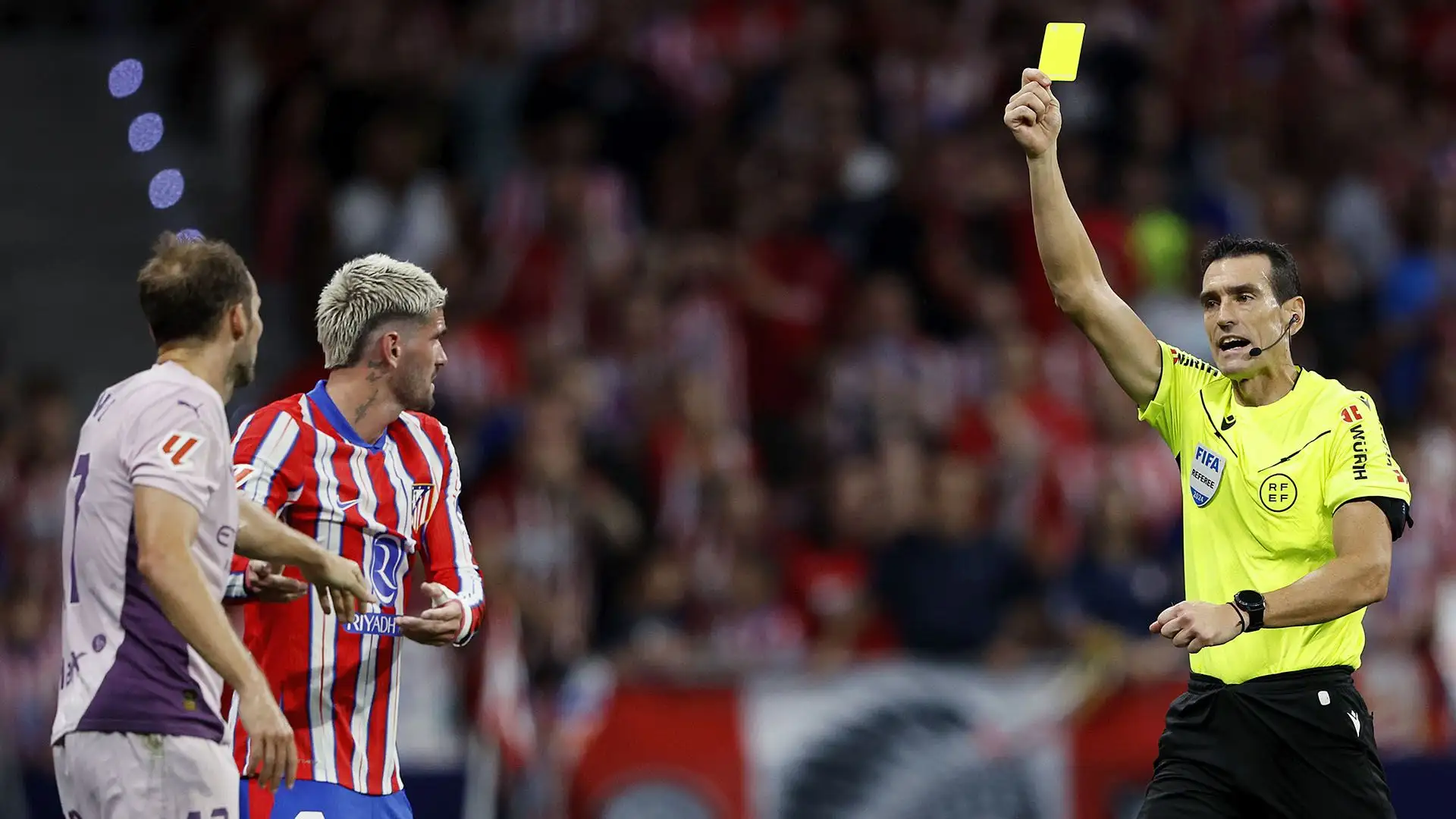 Ha già diretto 222 partite, 205 delle quali nella Liga
