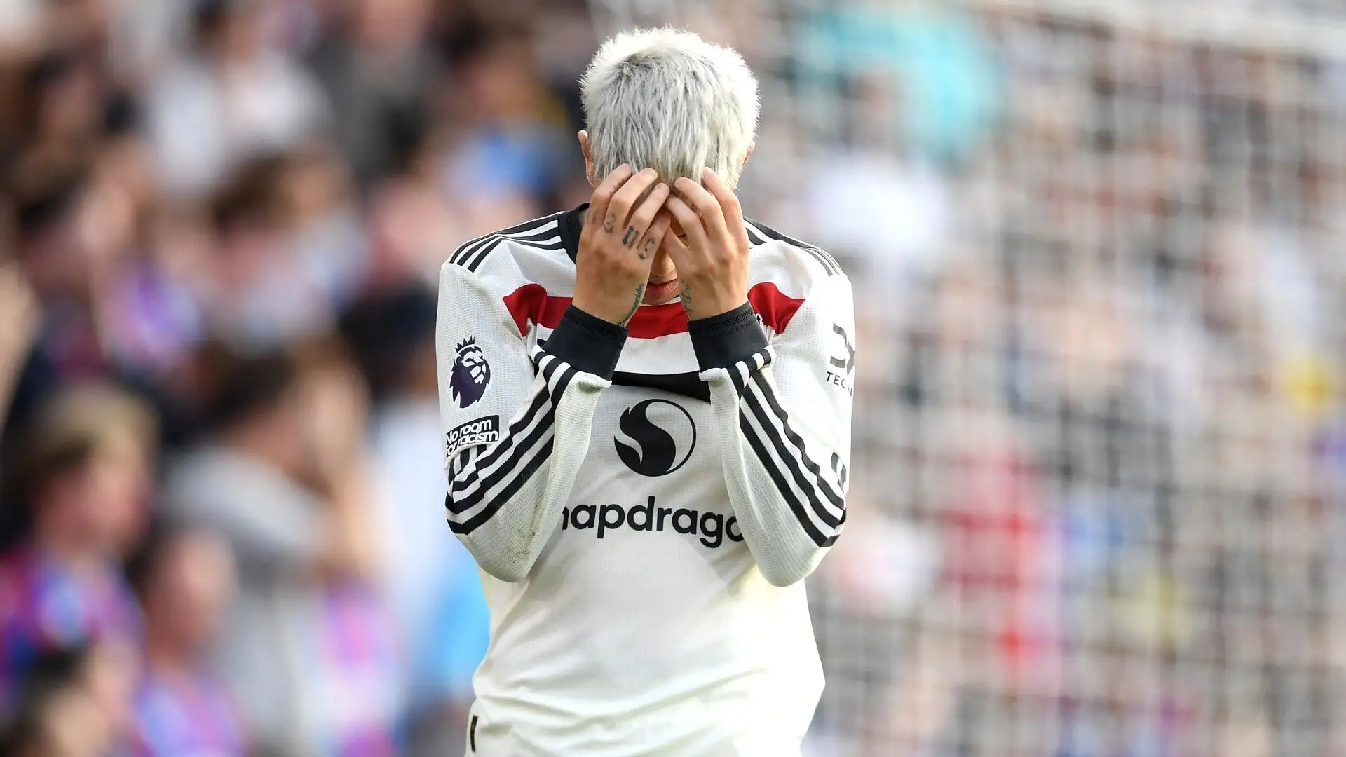 L'argentino però non è convinto di riuscire a crescere nel Manchester United
