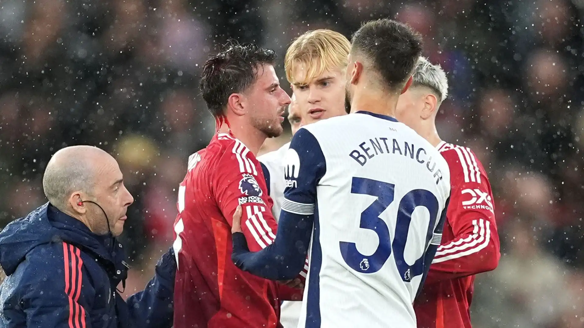 Mason Mount si è scontrato involontariamente con Dragusin
