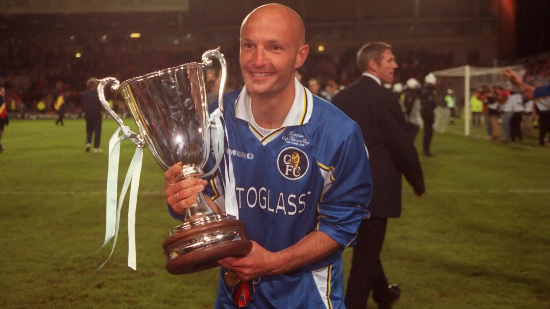 Con il Chelsea ha vinto 1 Coppa delle Coppe, 1 Supercoppa UEFA, 2 coppe d'Inghilterra, 1 Charity Shield e 1 coppa di Lega inglese
