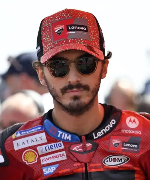 Pecco Bagnaia sorride a denti stretti