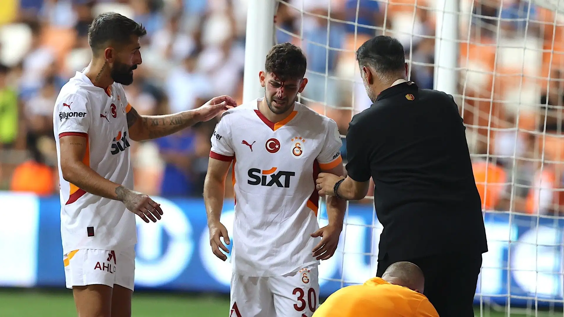 Immediato l'intervento dello staff medico del Galatasaray

