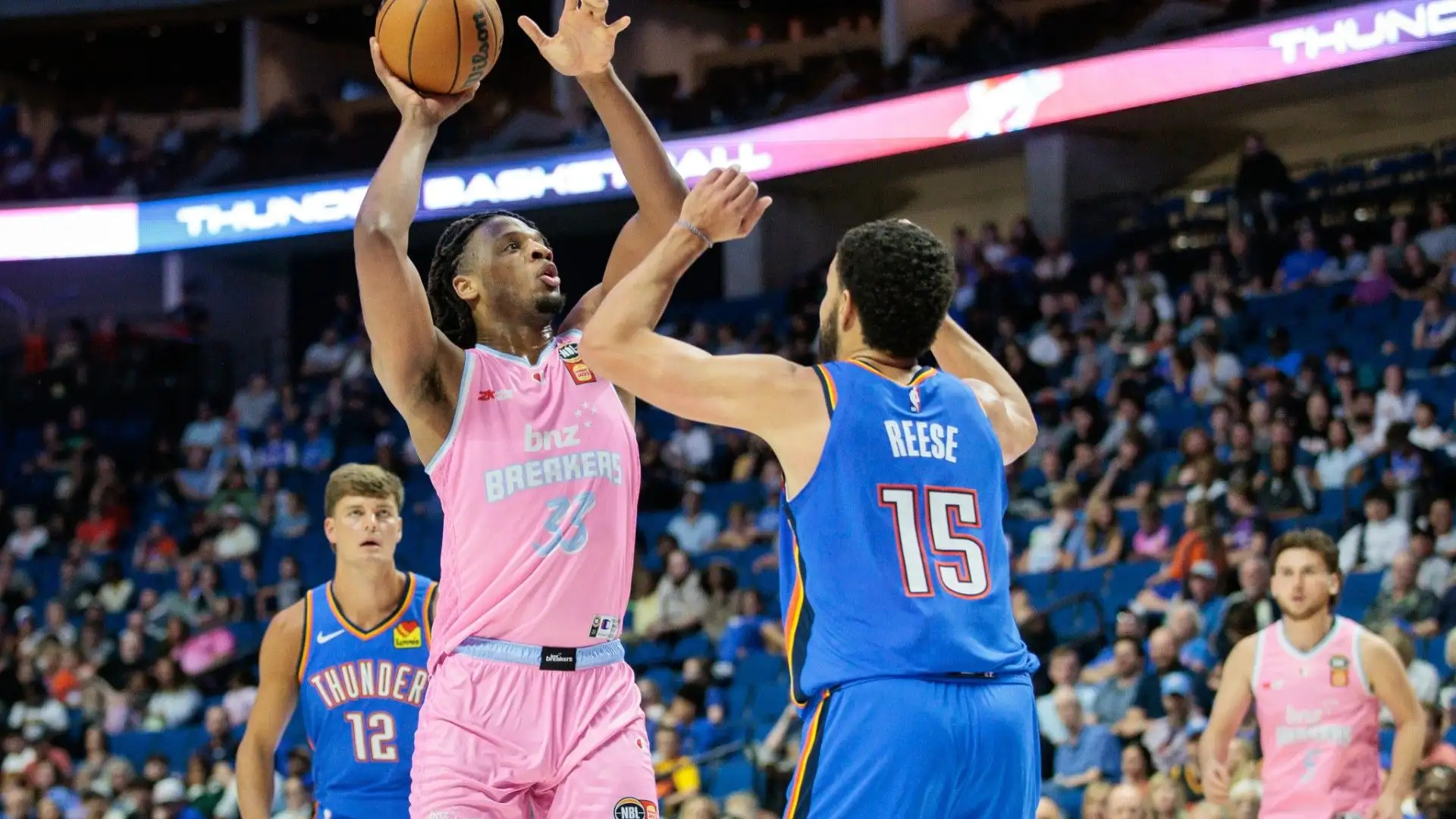 Sembra quasi un copione da film: in tre anni Alex Reese è passato dal preparare cocktail al giocare in Nba
