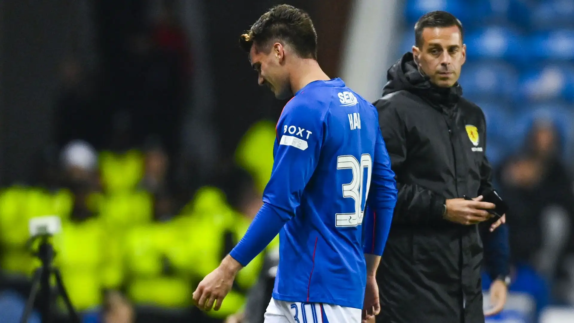 Hagi è uscito dal campo deluso ma non ha neanche provato a protestare
