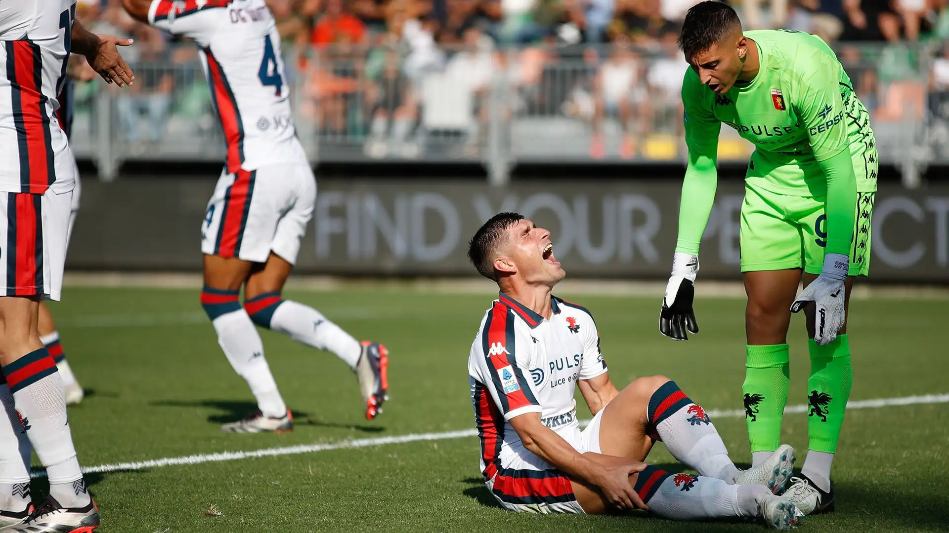 Terrificante l'infortunio di Ruslan Malinovskyi del Genoa: si è già operato
