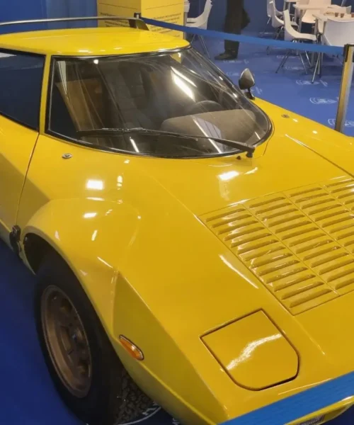 Lancia Stratos, la leggenda dei rally. Le foto di un’auto mitica