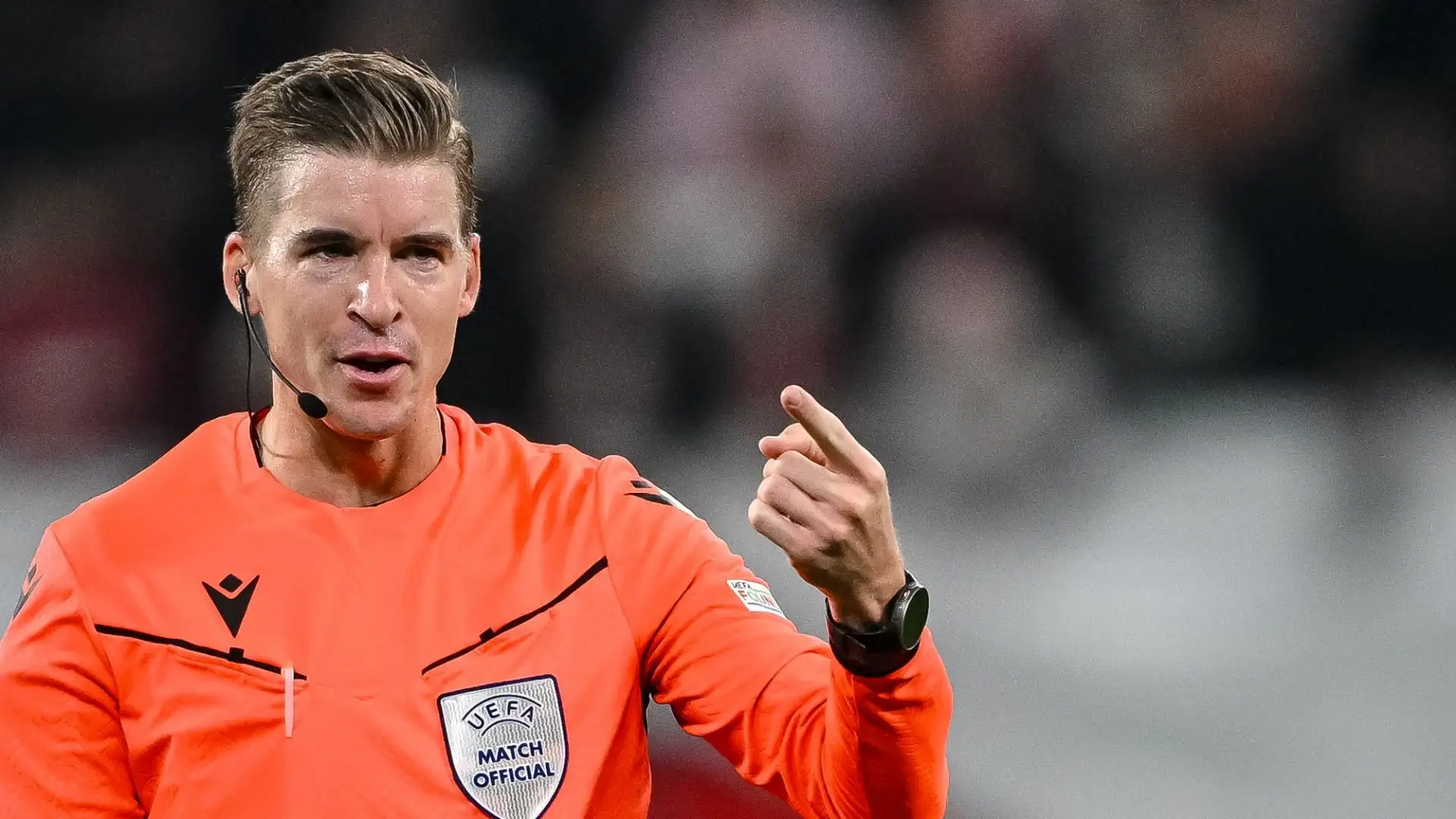E' stata una notte da dimenticare per François Letexier, quotato arbitro francese