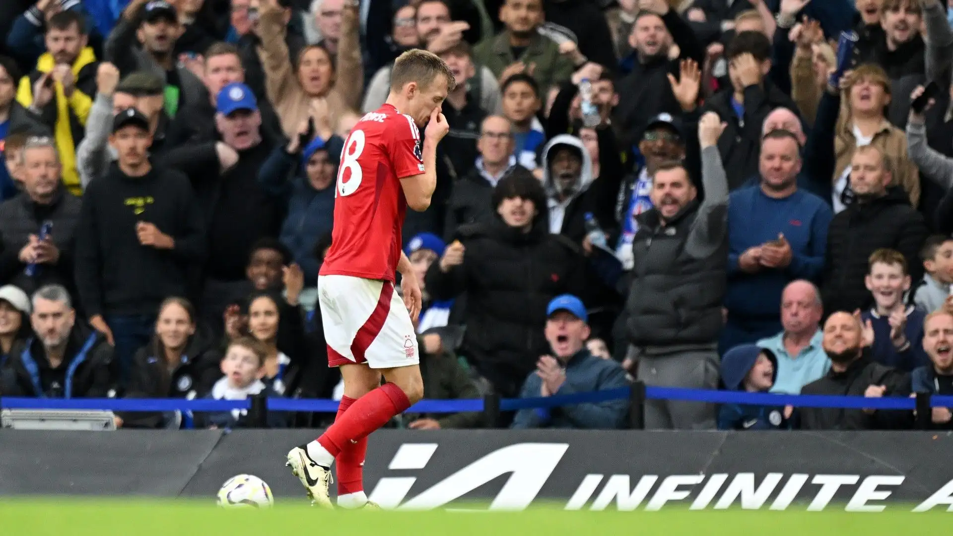Ward-Prowse ha sbagliato uno stop e Nicolas Jackson si stava involando verso la porta
