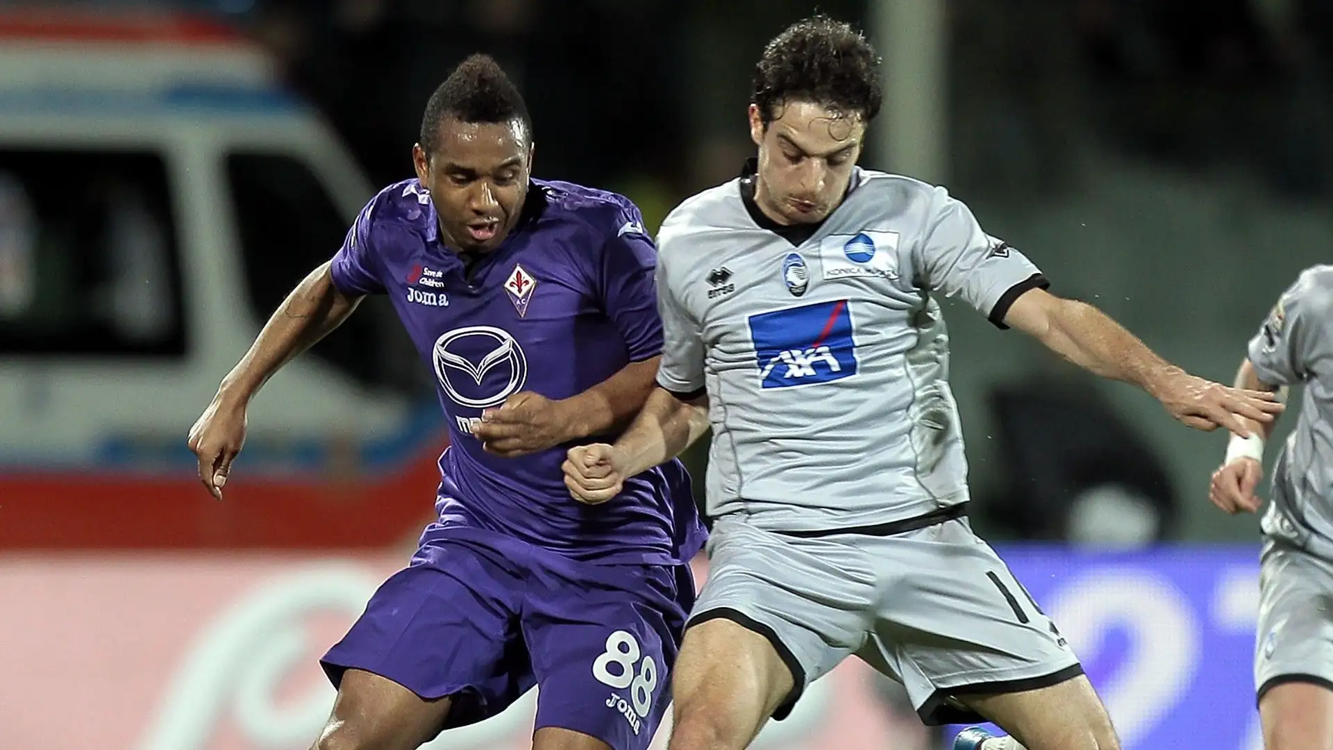 Si trasferì in prestito alla Fiorentina nel 2014 ma giocò solo 7 partite
