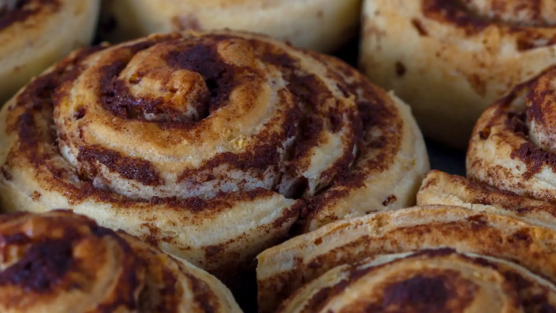 Gli amanti della cannella devono assolutamente optare per i cinnamon rolls
