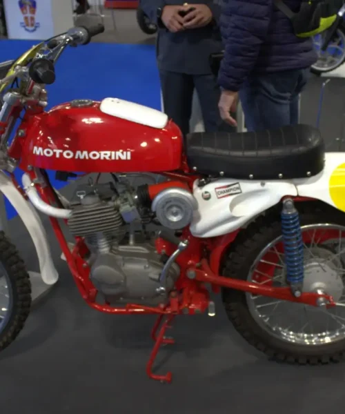 Moto Morini Corsaro 125 Testa Piatta: le foto di una due ruote semplice ed efficace