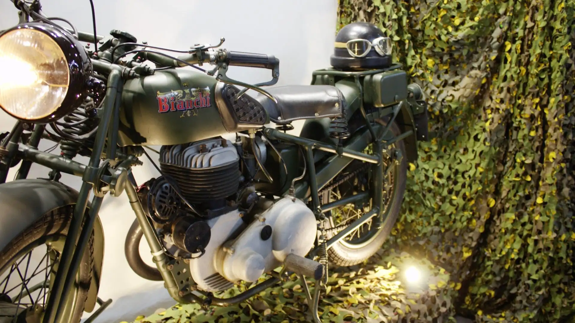 A impreziosire la gamma la motocicletta Bianchi 500 M 