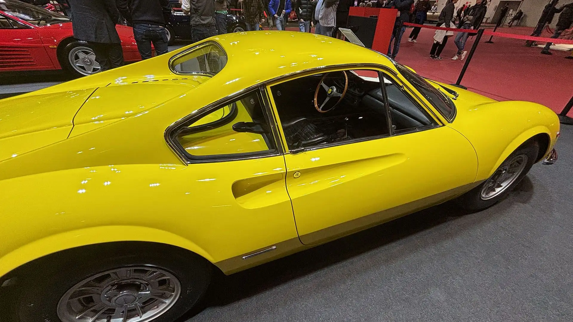 Nel 1969 arriva la Dino 246 GT che sostituisce il modello precedente.