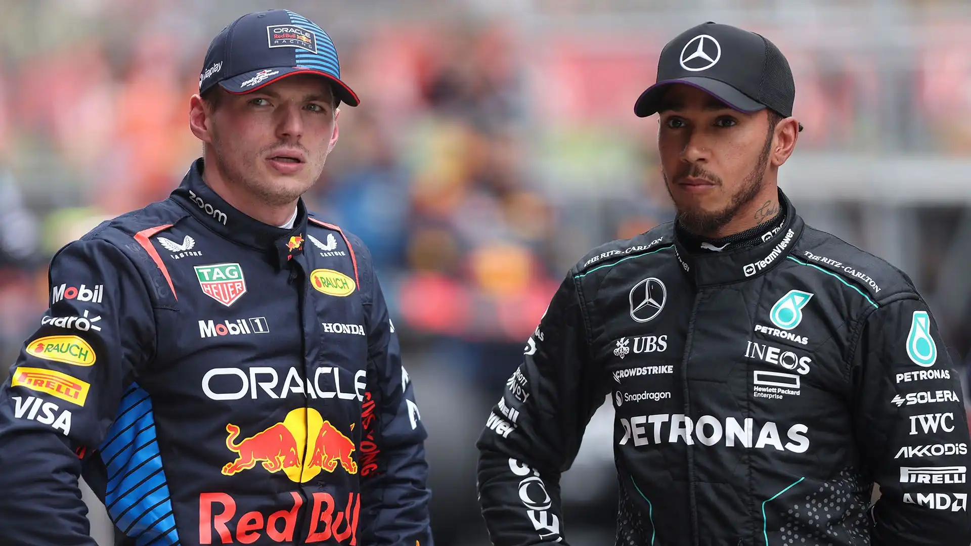 F1, guerra alle parolacce: bordate di Verstappen e Hamilton. La posizione della Fia provoca reazioni critiche