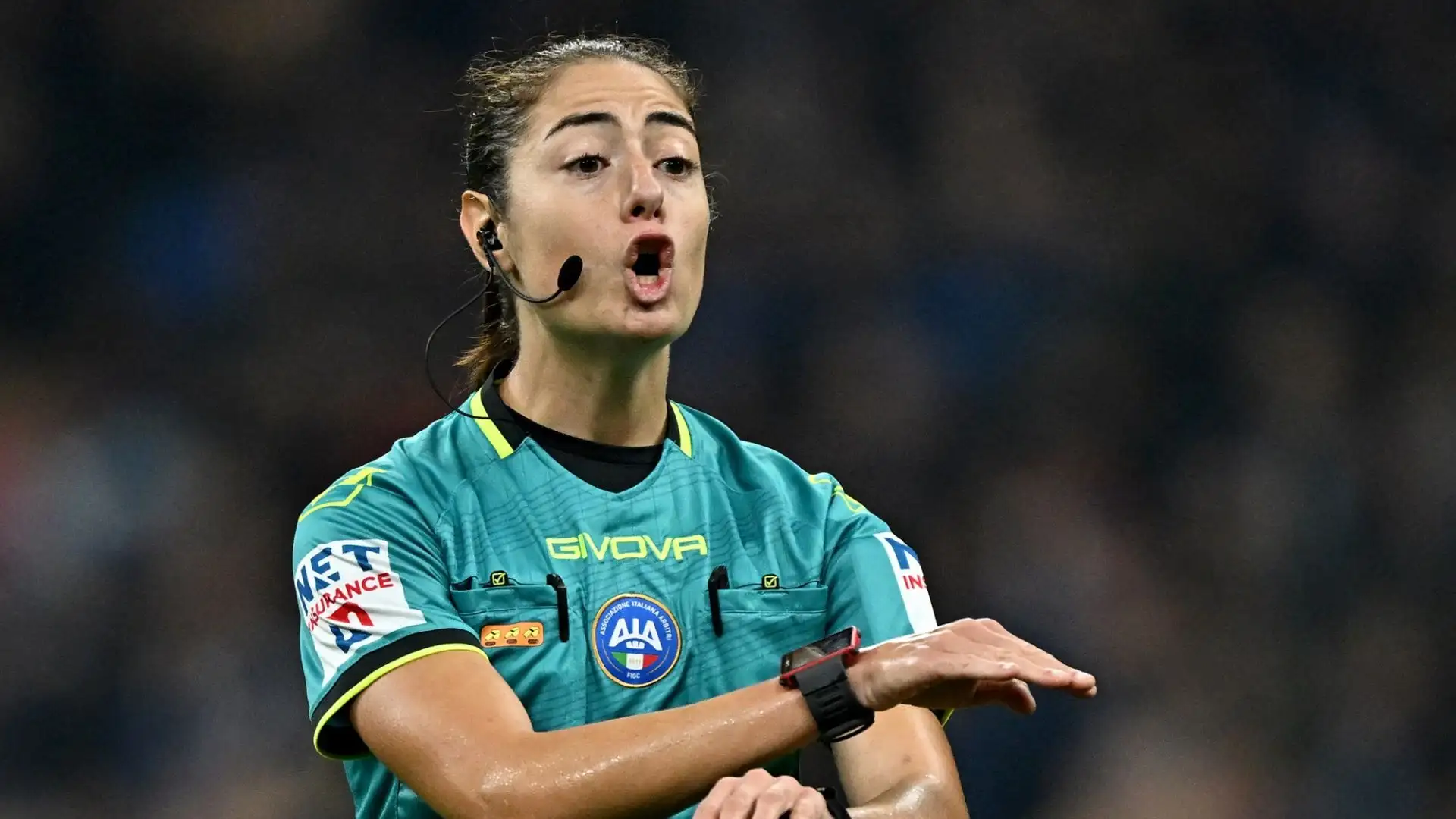 L'arbitro Maria Sole Ferrieri Caputi è finita nel mirino dei tifosi al termine della partita di San Siro