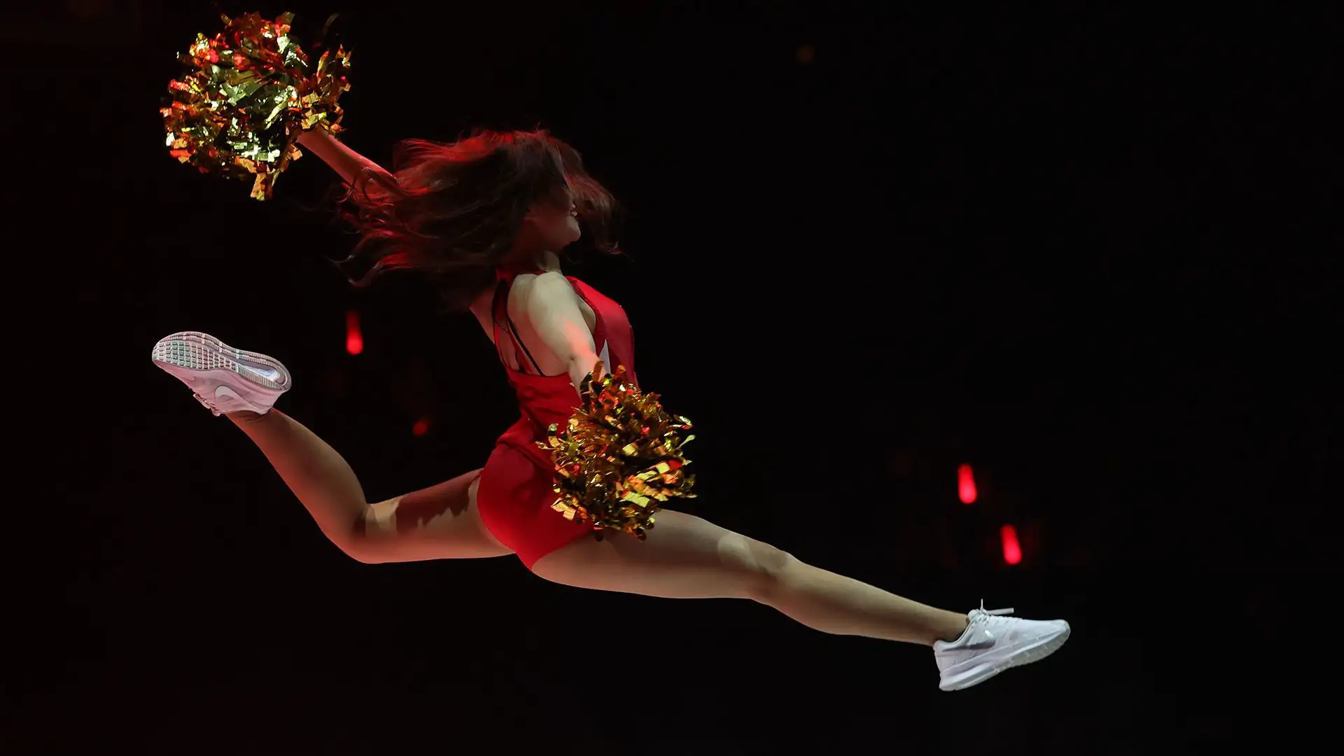 Il cheerleading combina forza, eleganza e spirito di squadra in un'unica arte
