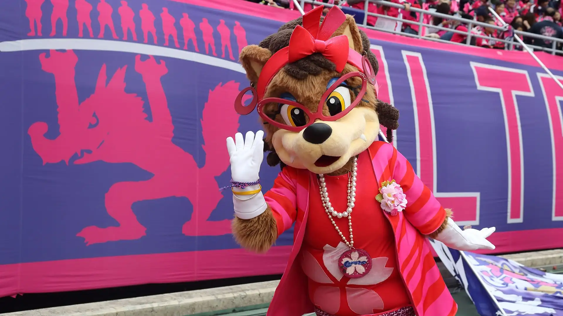 Madame Robina è tra le mascotte più amate dal pubblico
