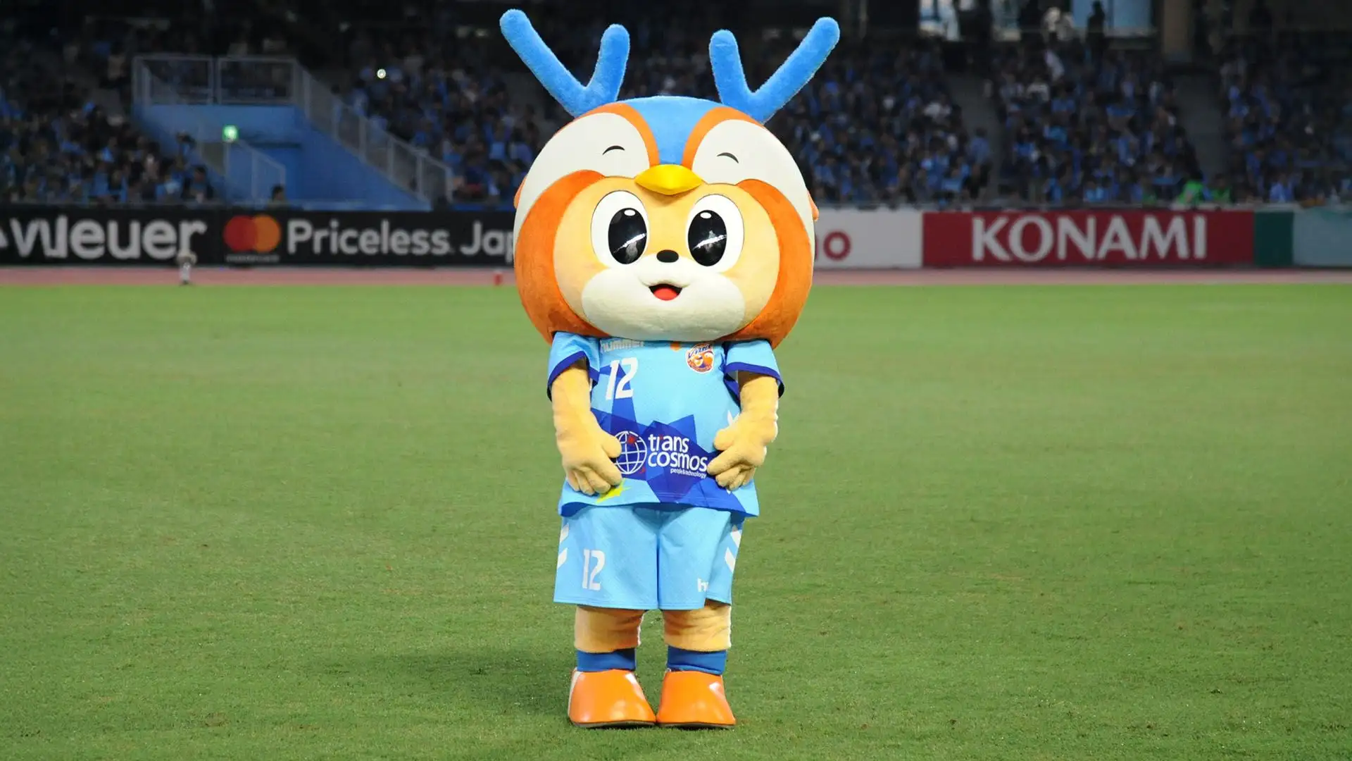Il V-Varen Nagasaki ha come mascotte Vivi-kun, un adorabile uccellino azzurro simbolo di pace e speranza
