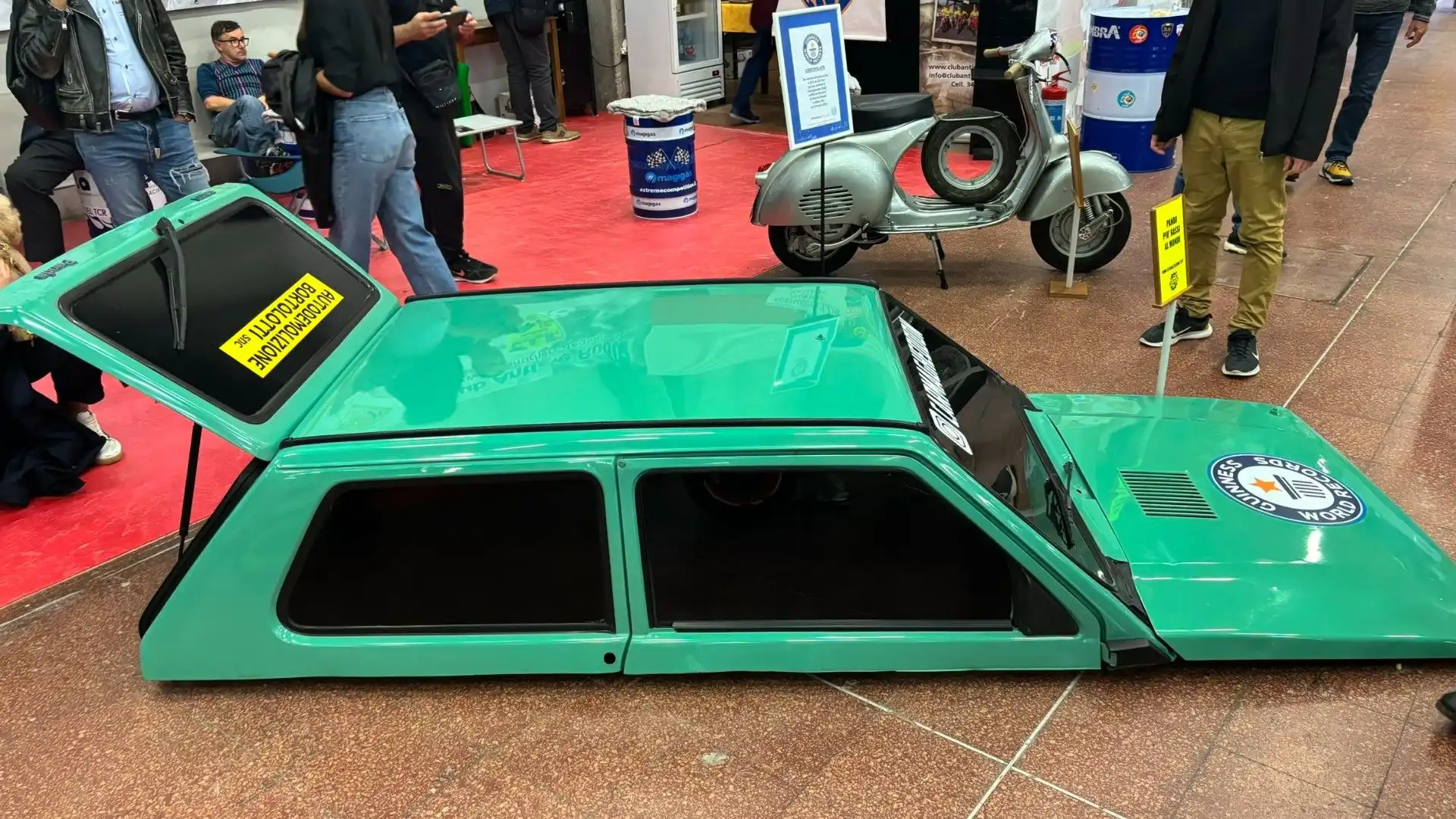 L'auto più bassa del mondo è una Fiat Panda: le immagini
